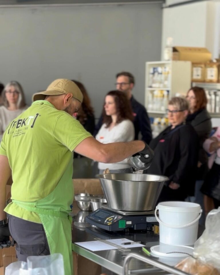 démonstration de l'atelier de production de nos recettes de thés et infusions